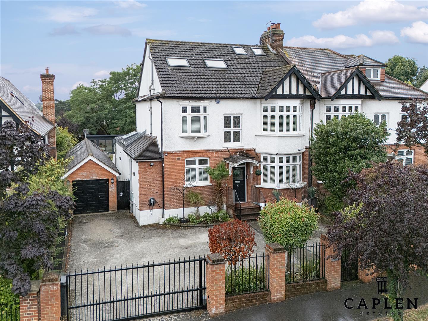 4 bedroom semi-detached house for sale 0