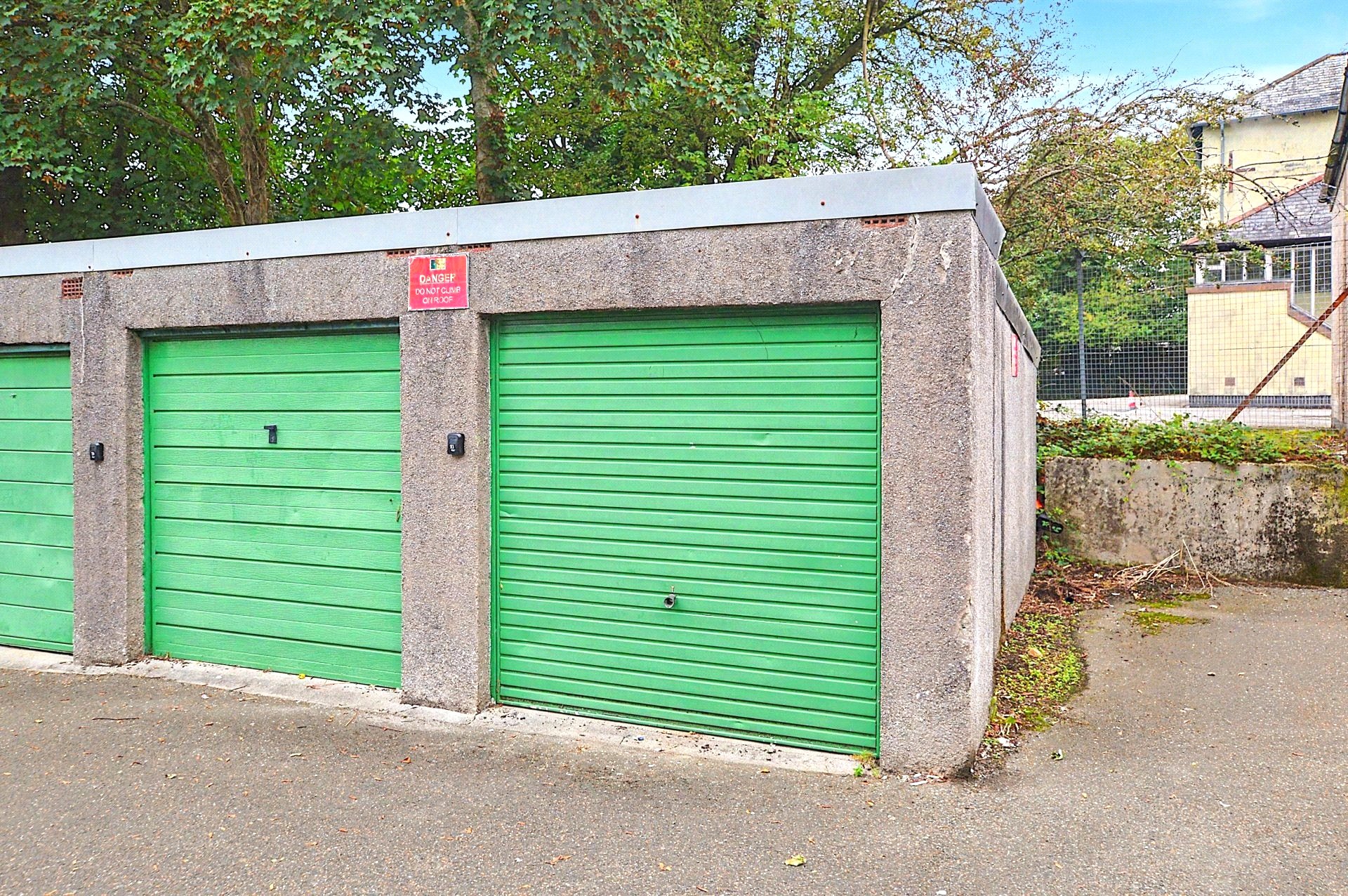 Garage 21,, Drake Gardens, Devon photo 3