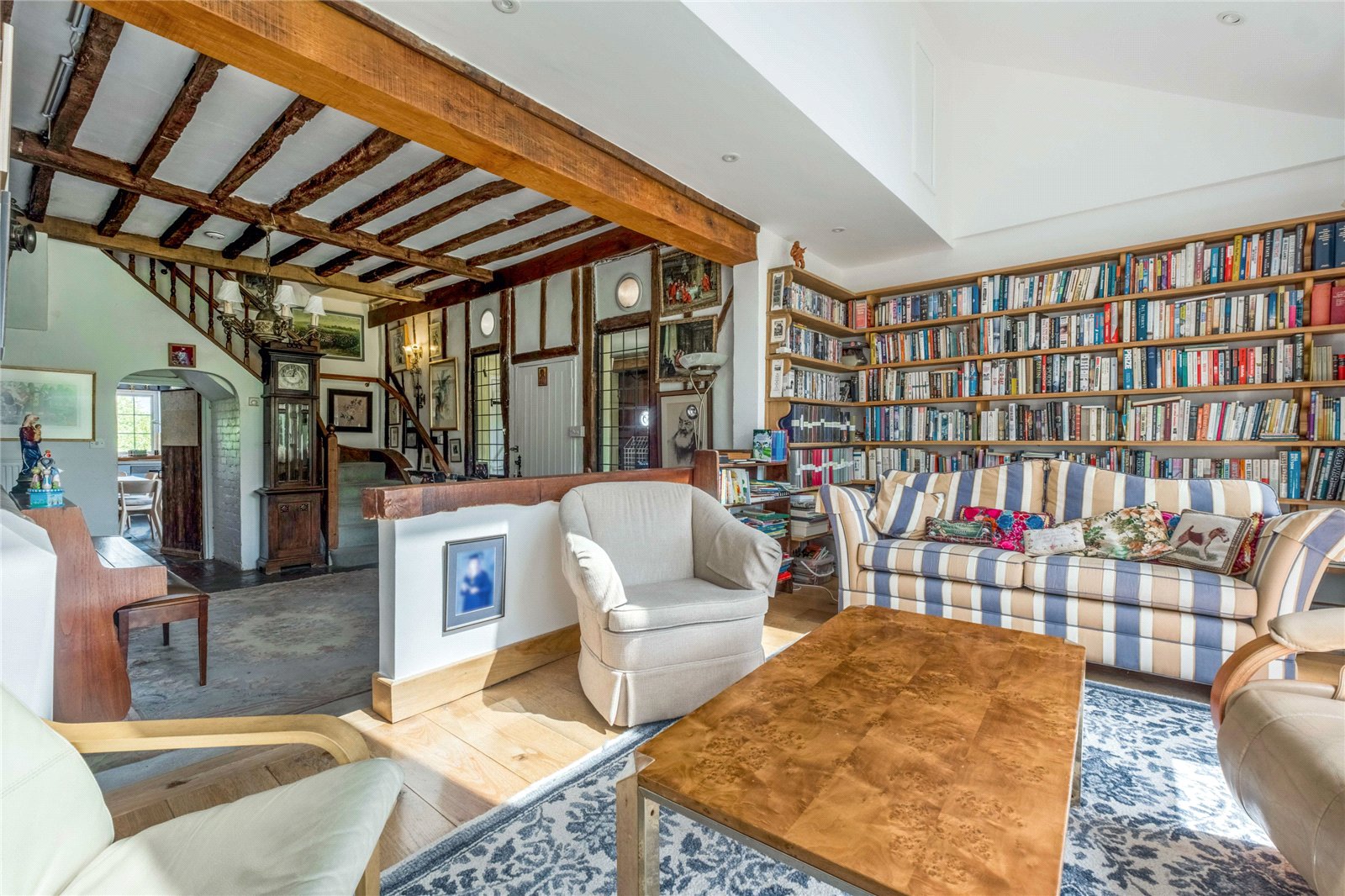 4 bedroom semi-detached house for sale 0