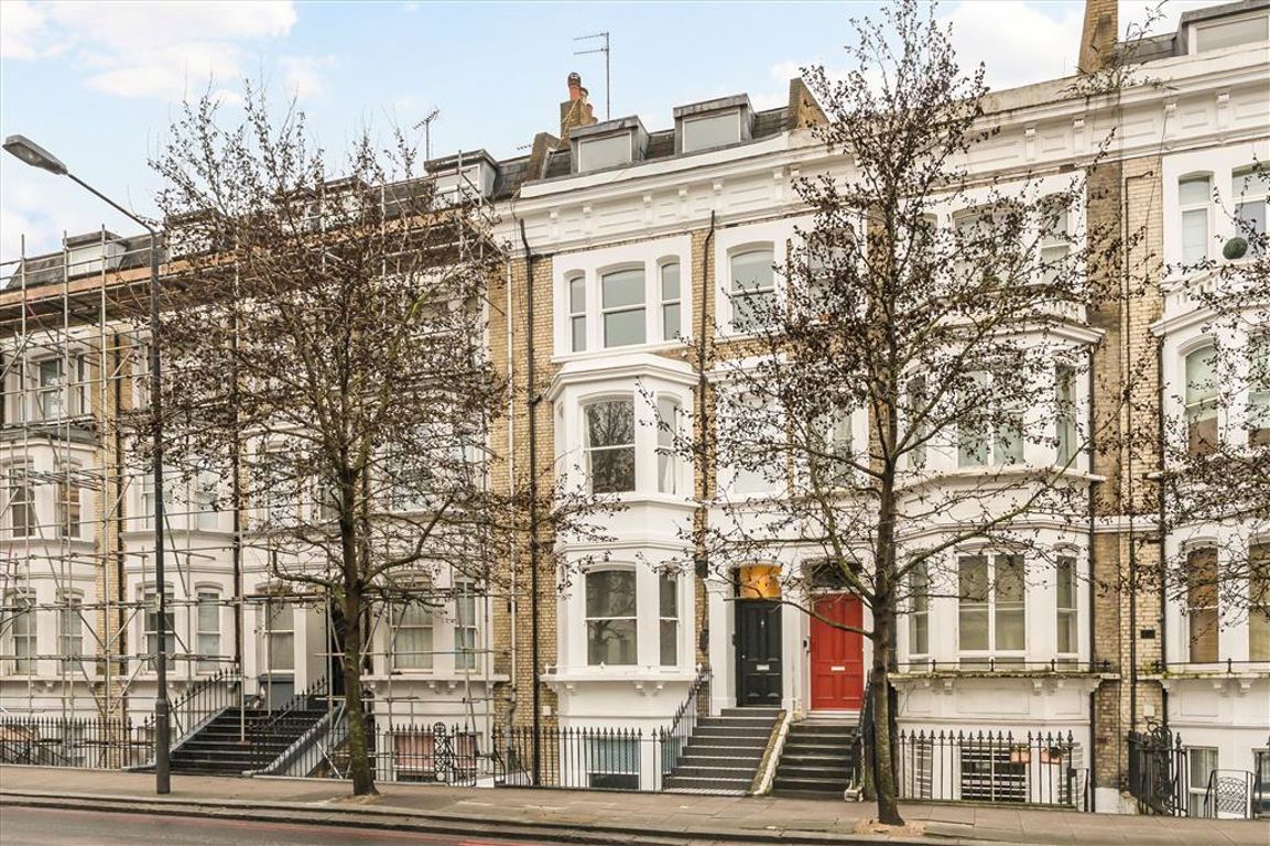 3 bedroom flat for sale 0