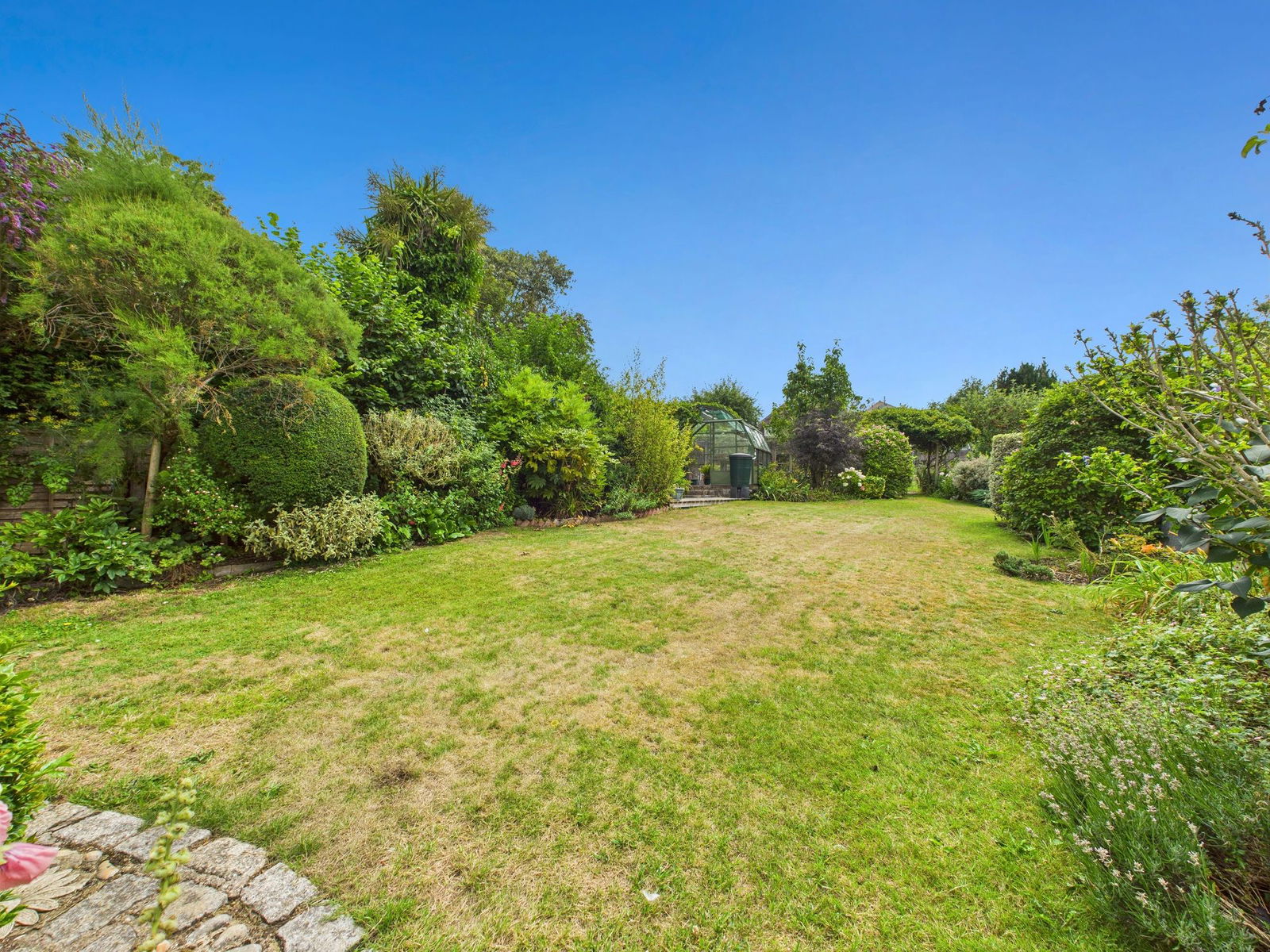 4 bedroom semi-detached house for sale 0