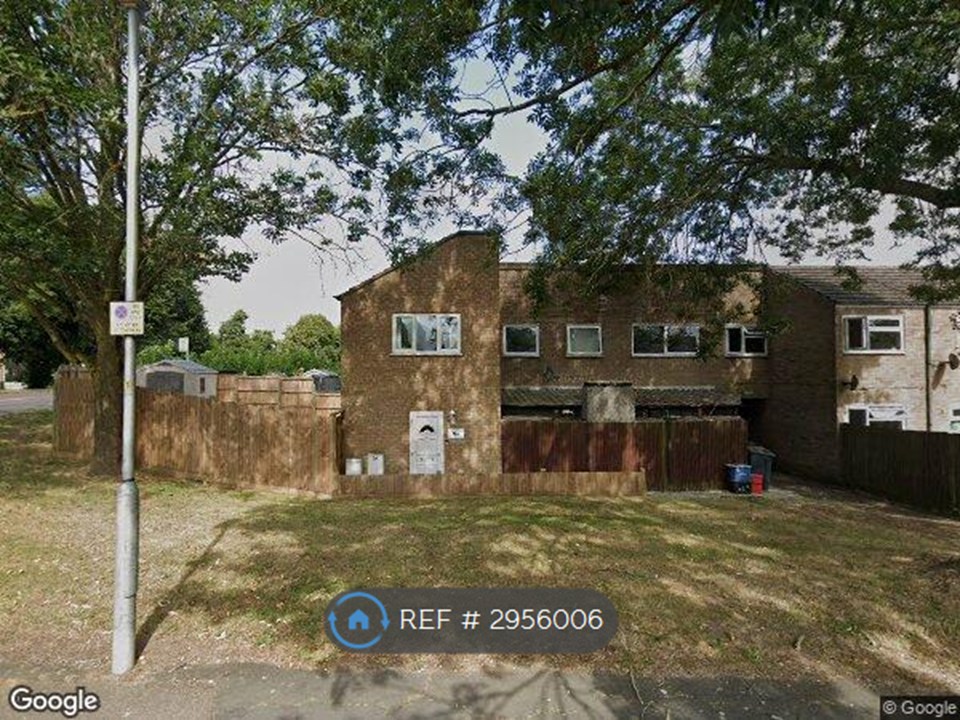 Coventry Close, Stevenage photo 2