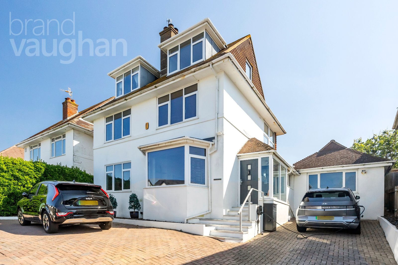 4 bedroom detached house for sale 0