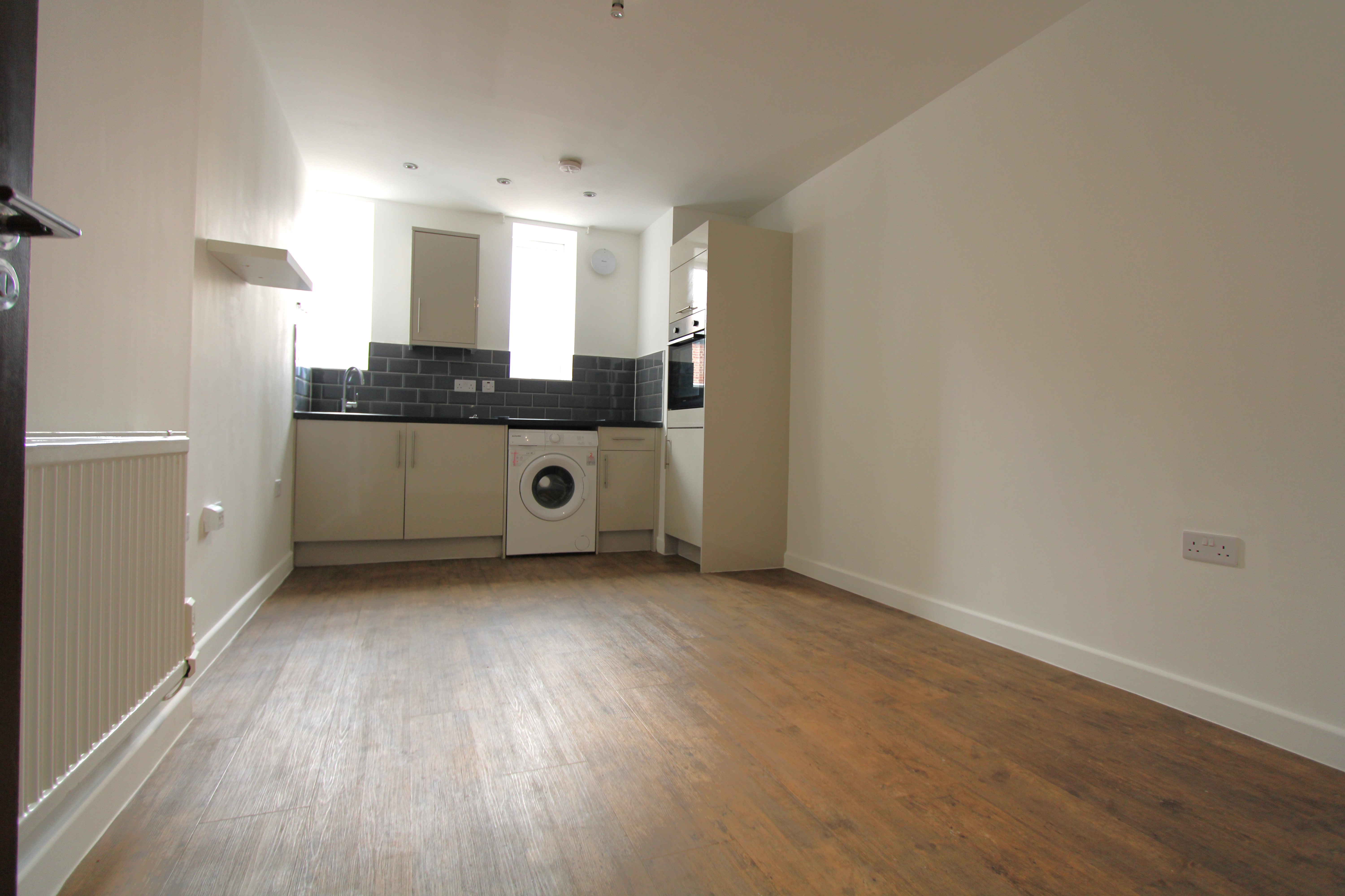 164, Lewisham high street, London photo 5
