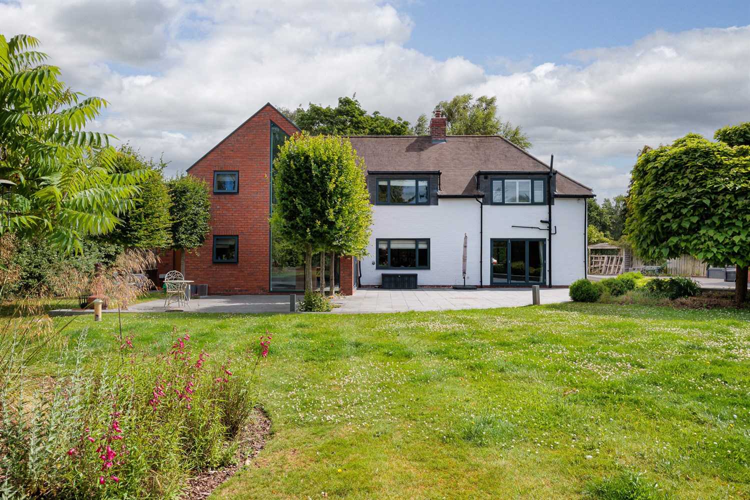 4 bedroom detached house for sale 0