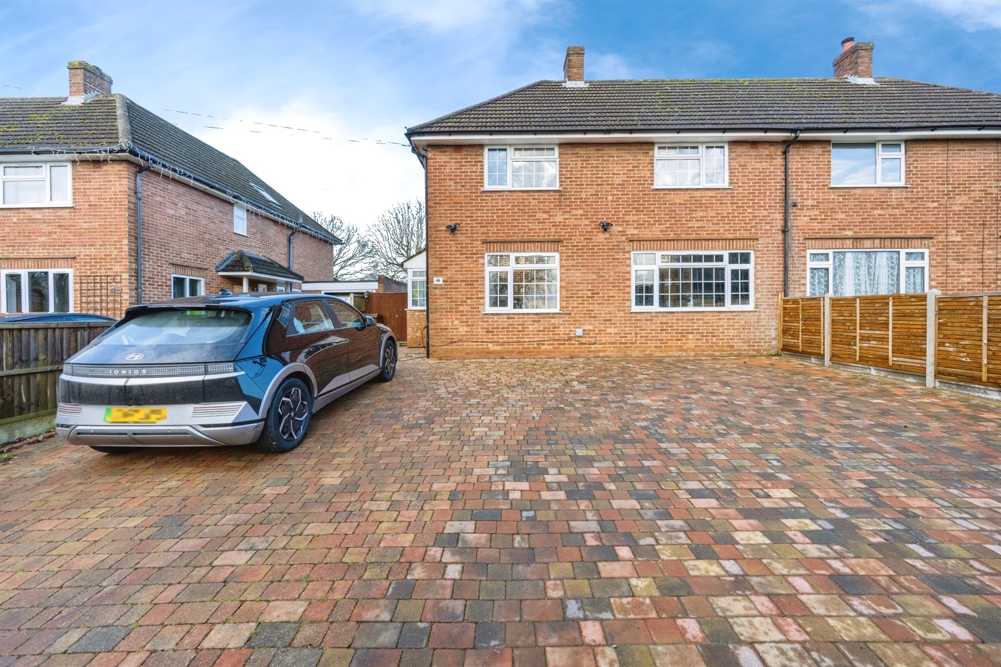 3 bedroom semi-detached house for sale 0