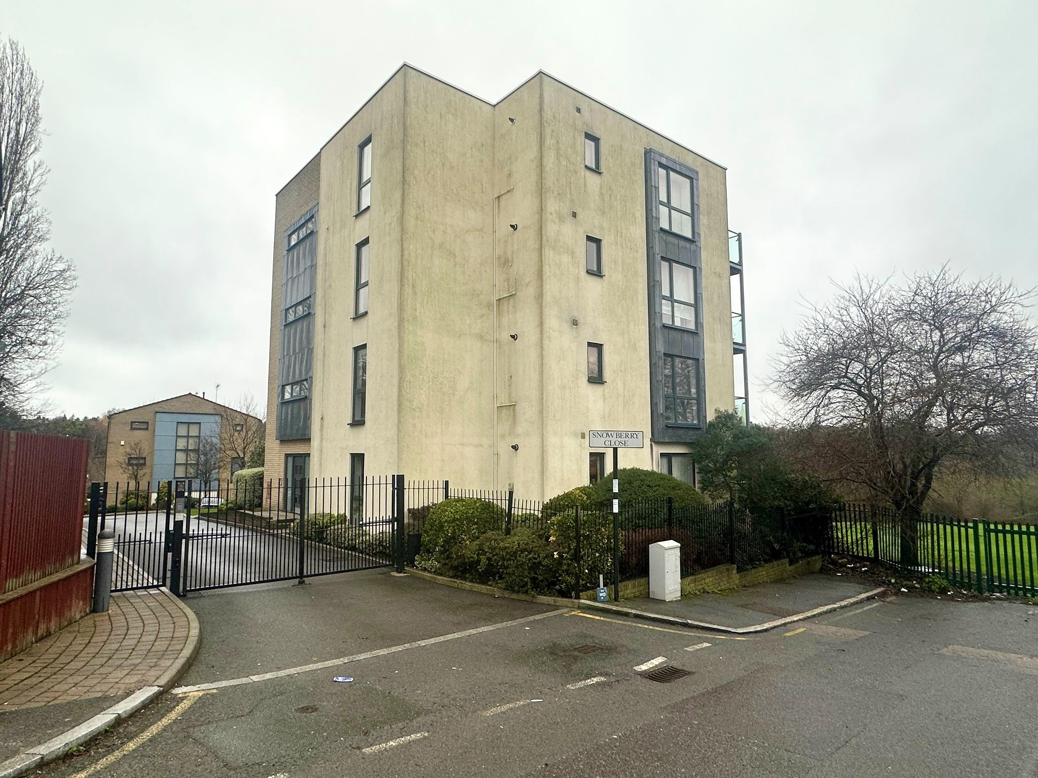 Mandarin Court, Snowberry Close, Barnet photo 4