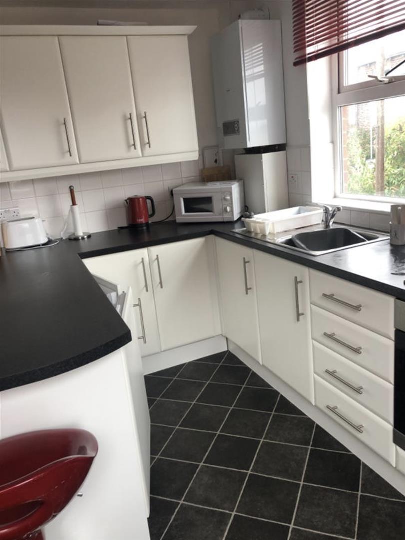 Room 2, Windsor Apartment, Alpine House, 84-90 Infirmary Road, Sheffield photo 5