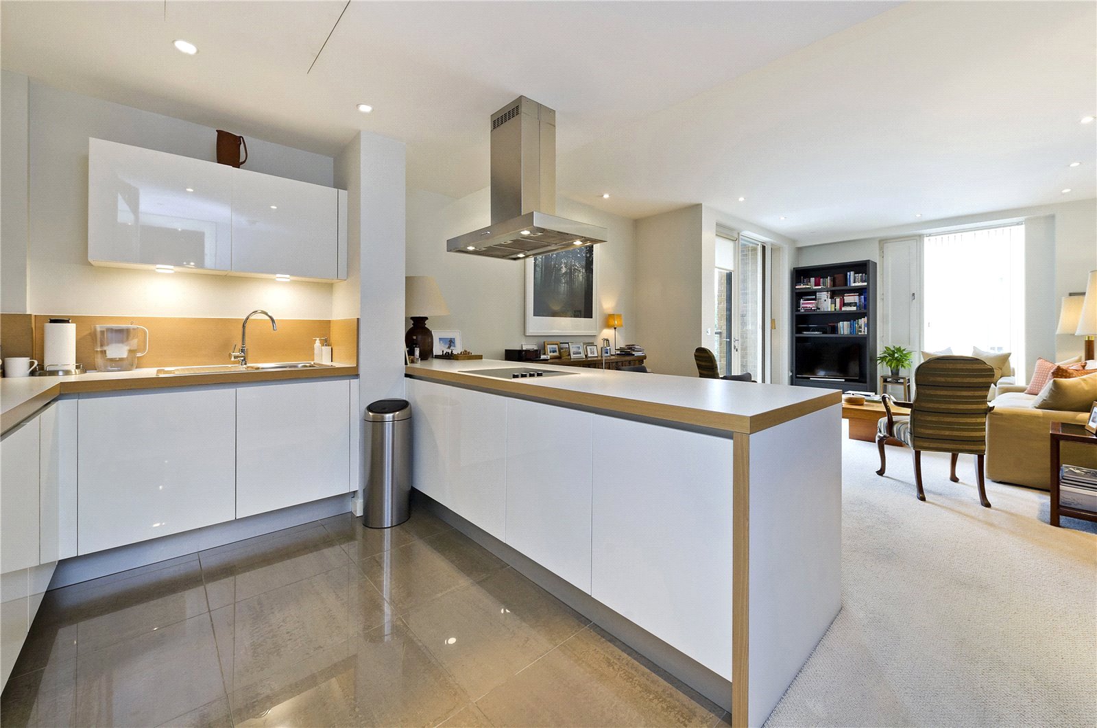 3 bedroom flat for sale 0