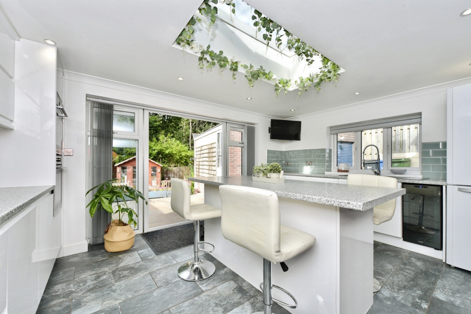 4-bed detached on Bramley Avenue, Sheffield, South Yorkshire S13, £300,000