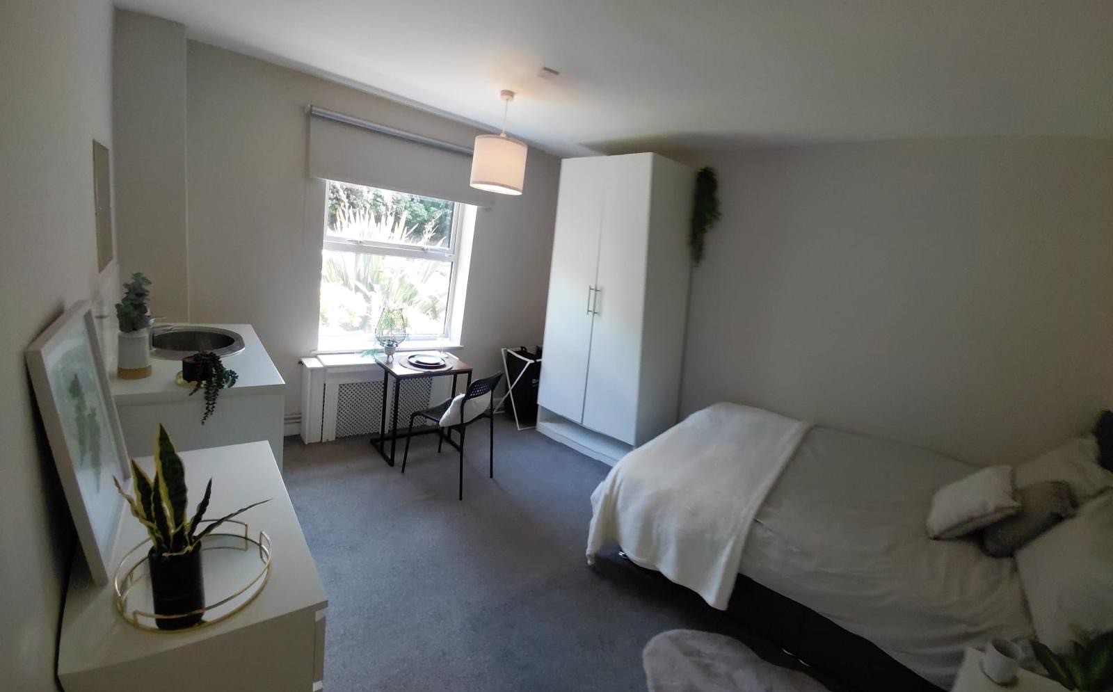 room 2, DROITWICH photo 4