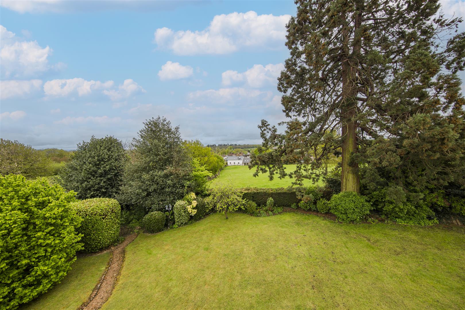 5 bedroom detached house for sale 0