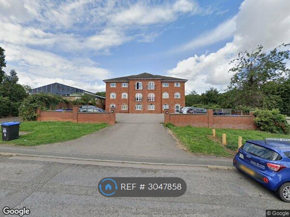 Flat, Booth Rise, Northampton photo 2