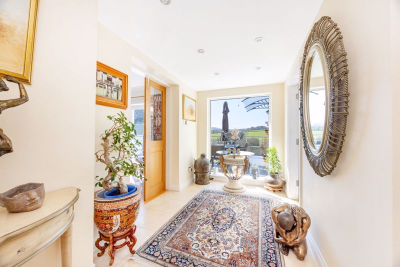 5 bedroom detached house for sale 0