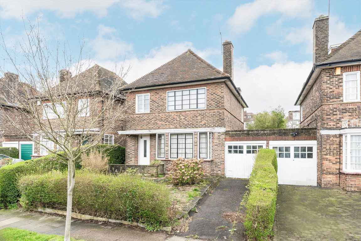 4 bedroom detached house for sale 0