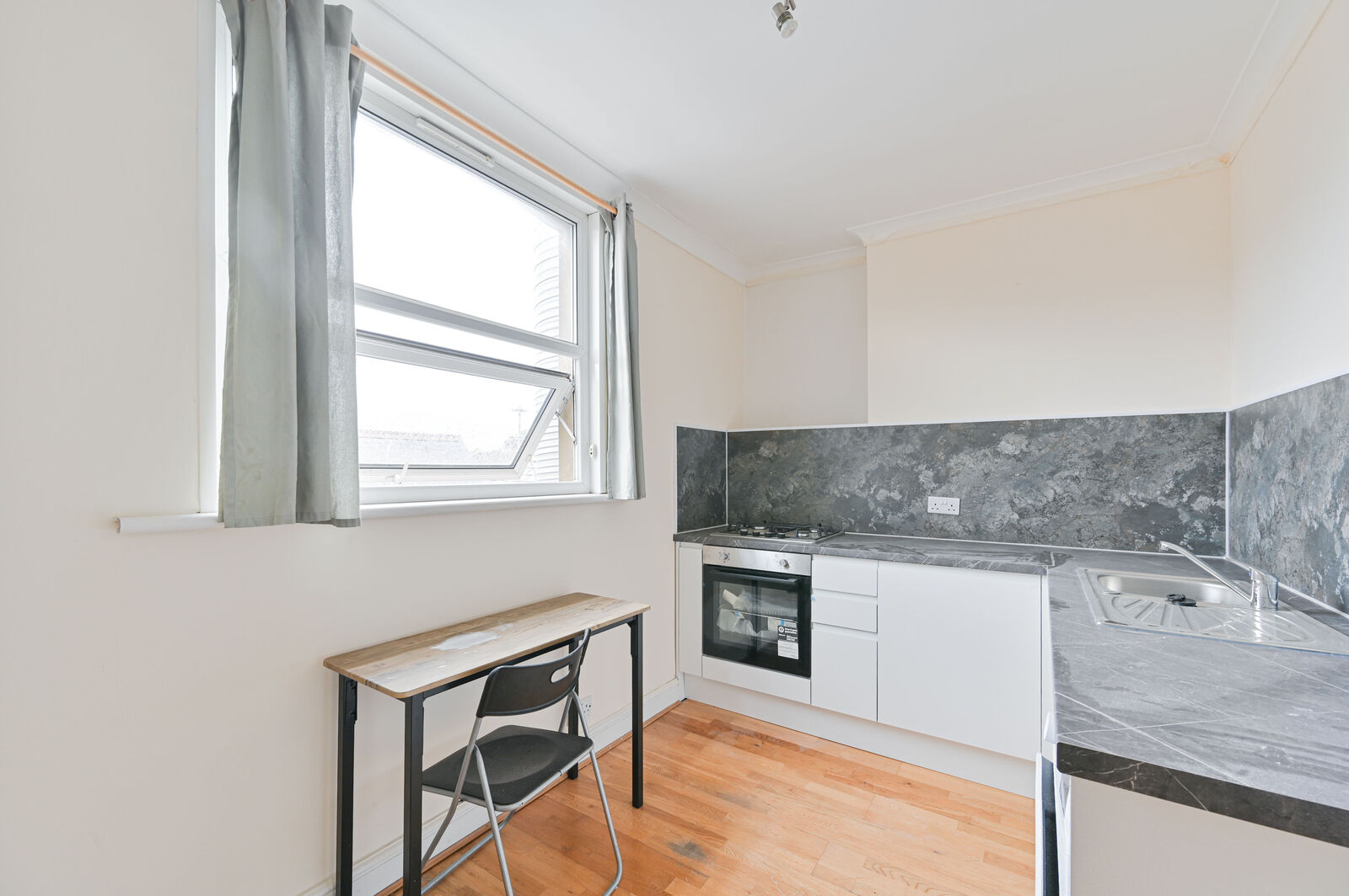 Durnsford Road, Southfields photo 4