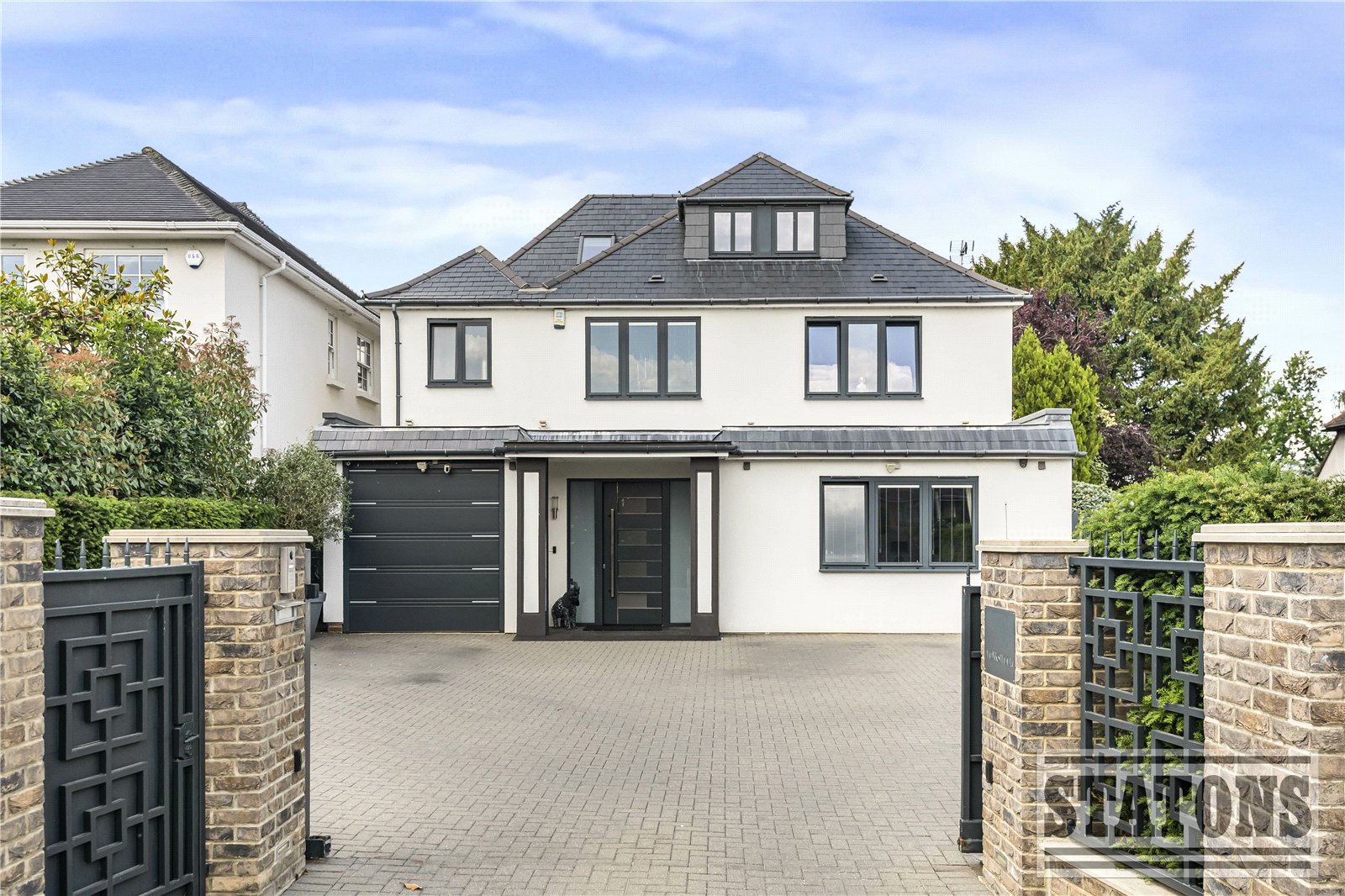 5 bedroom detached house for sale 0