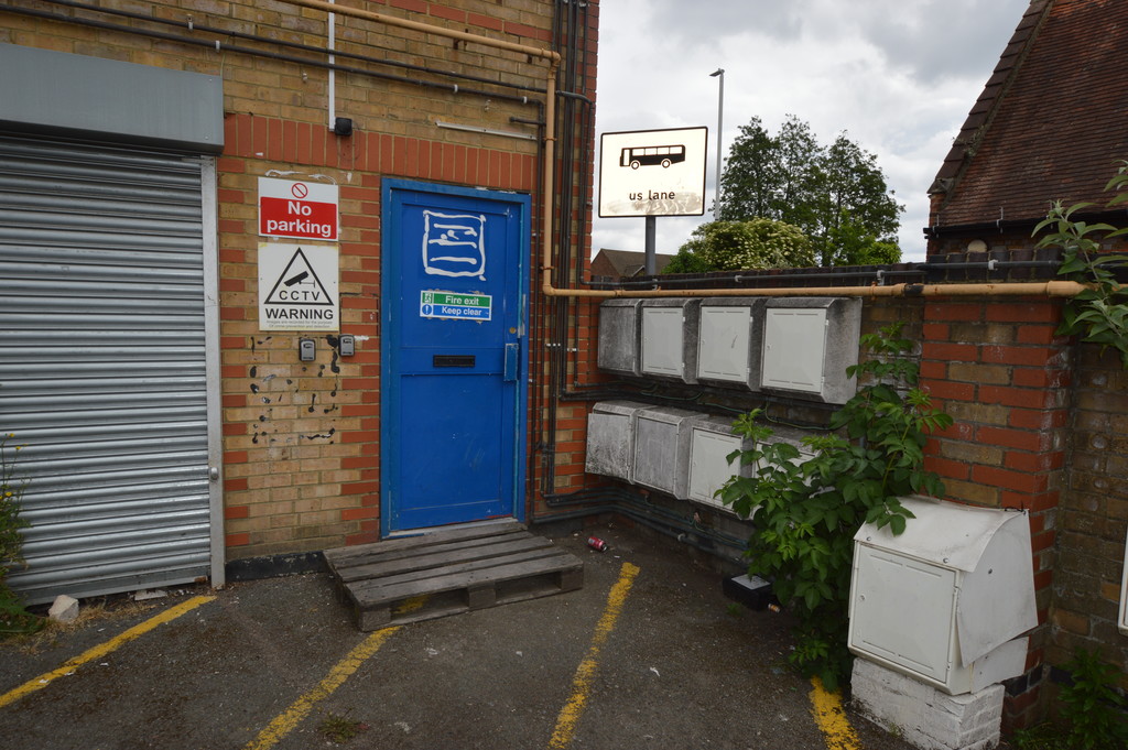 10 Halls Terrace, Uxbridge Road, Uxbridge photo 2