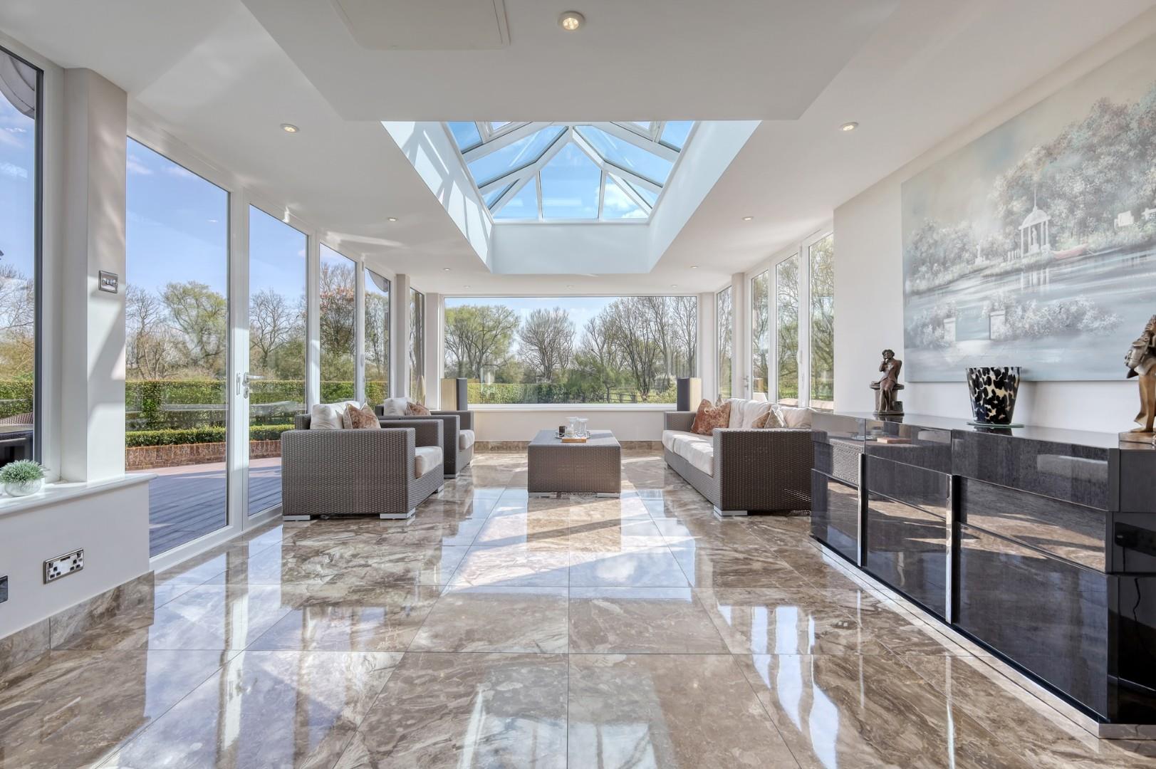 5 bedroom detached house for sale 0