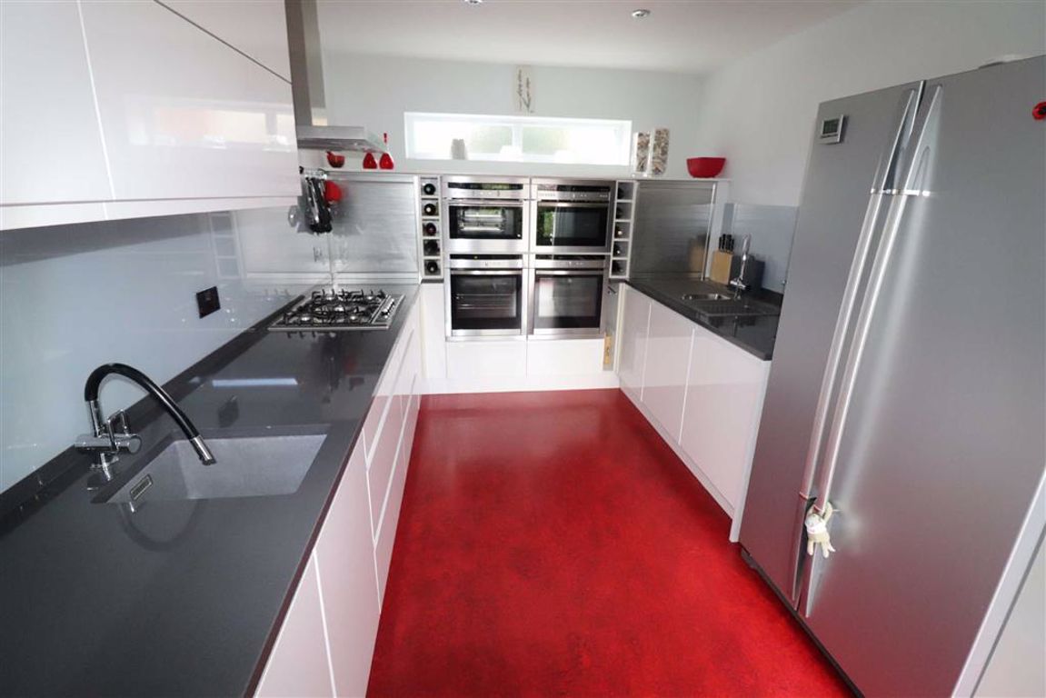 Detached, 1,453 sq ft