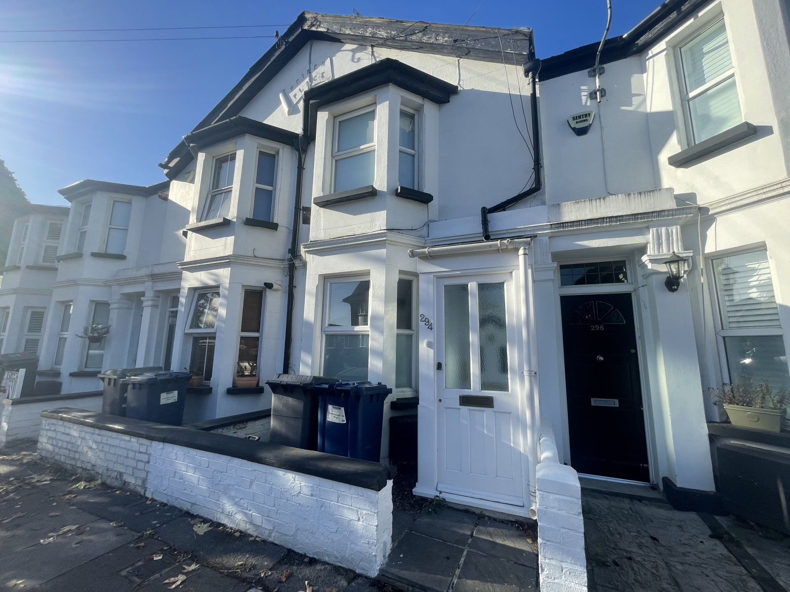 294 Friern Barnet Lane, LONDON photo 2