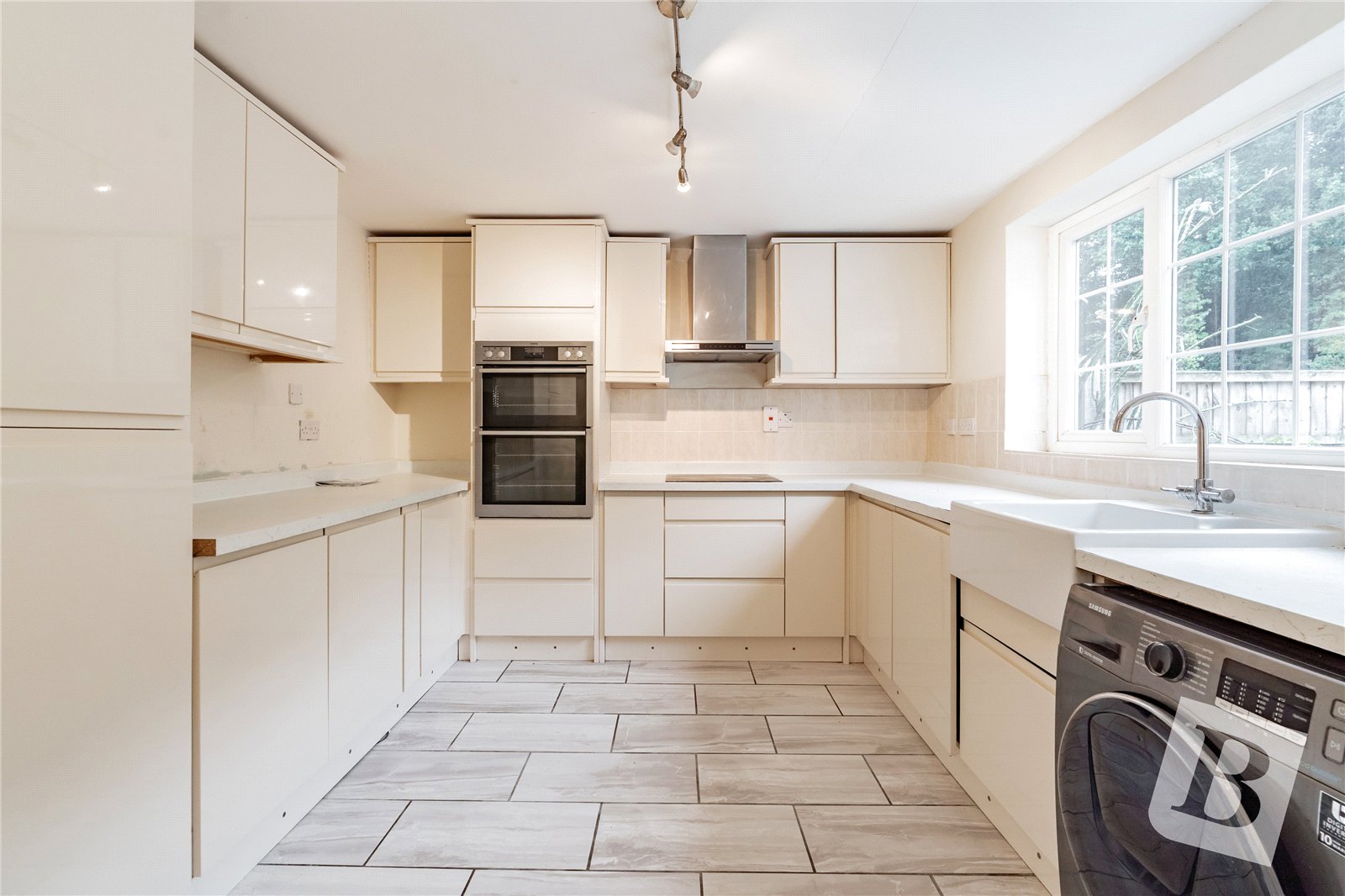 2 Furze Cottages,, Church Lane, Brentwood photo 3