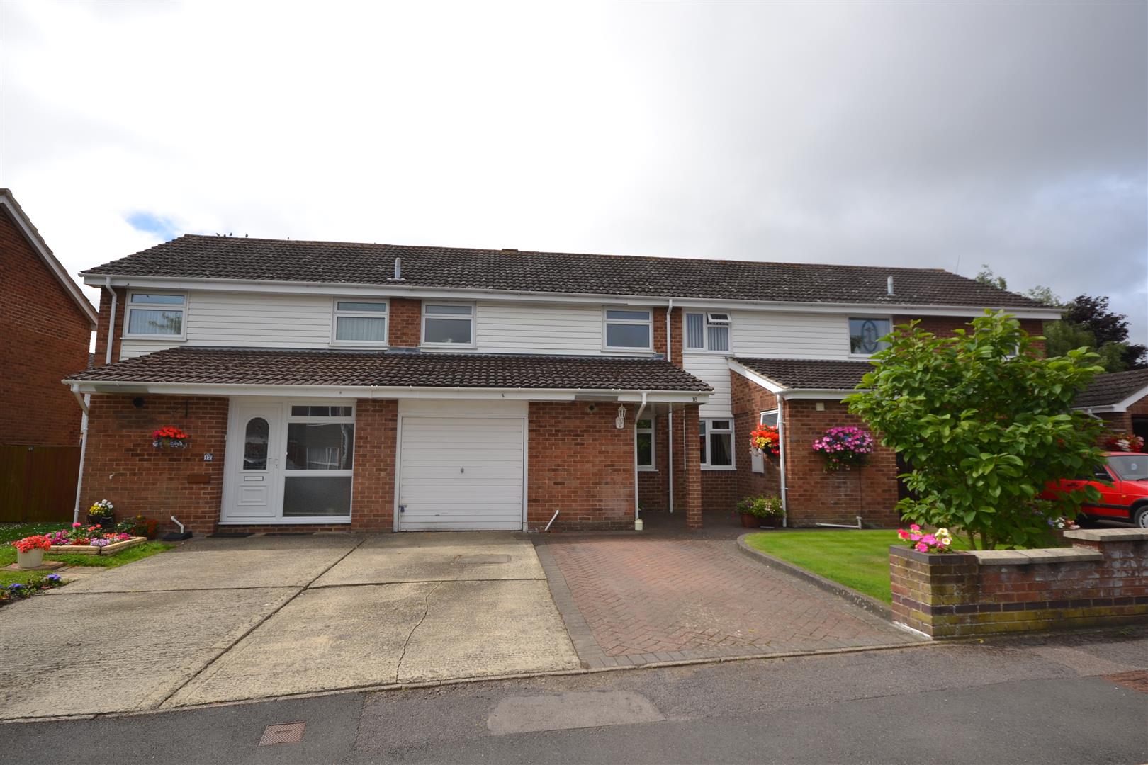 Free property report 18 Woodgate Close, Grove, Wantage, OX12 0NG Chimnie