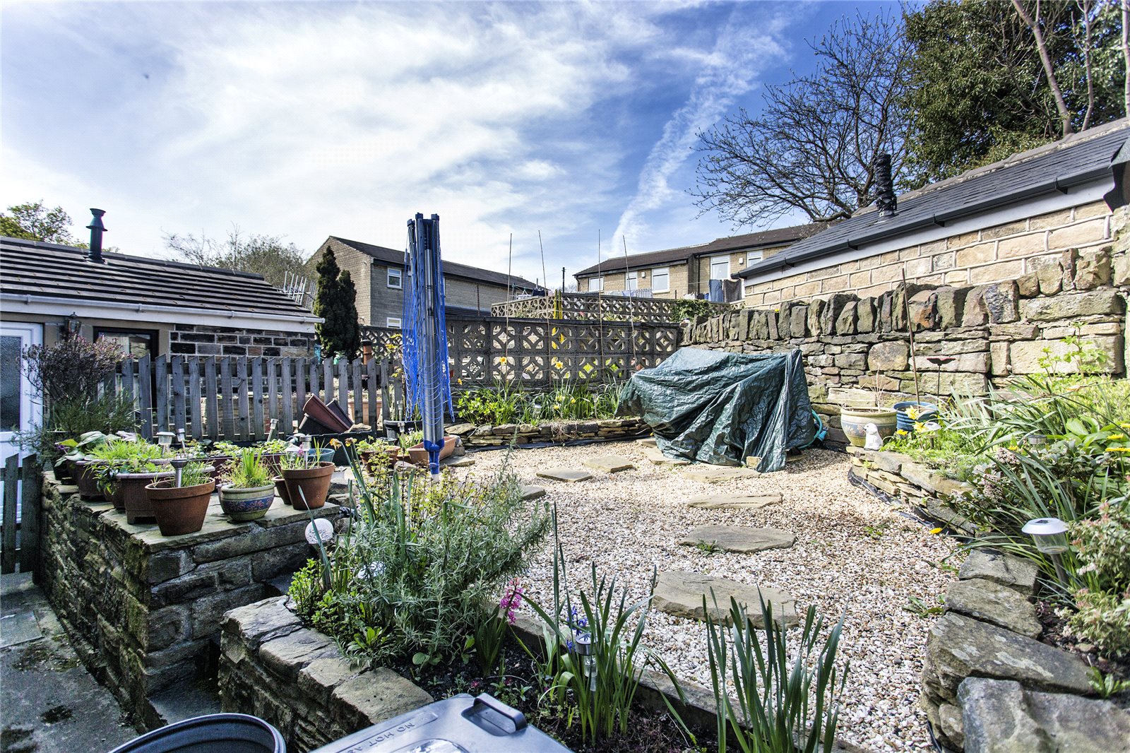 Free property report 21, Moorfield Terrace, Knowles Hill, Dewsbury Moor