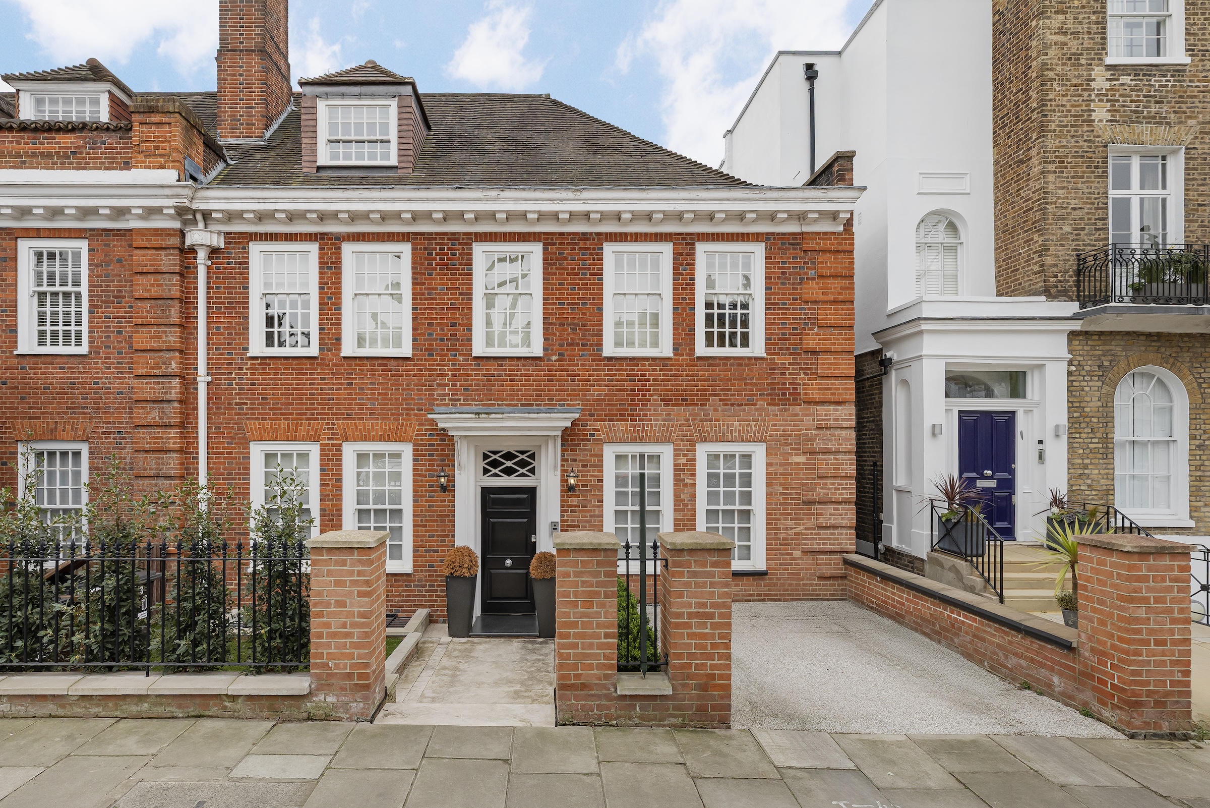 5 bedroom property for sale 0