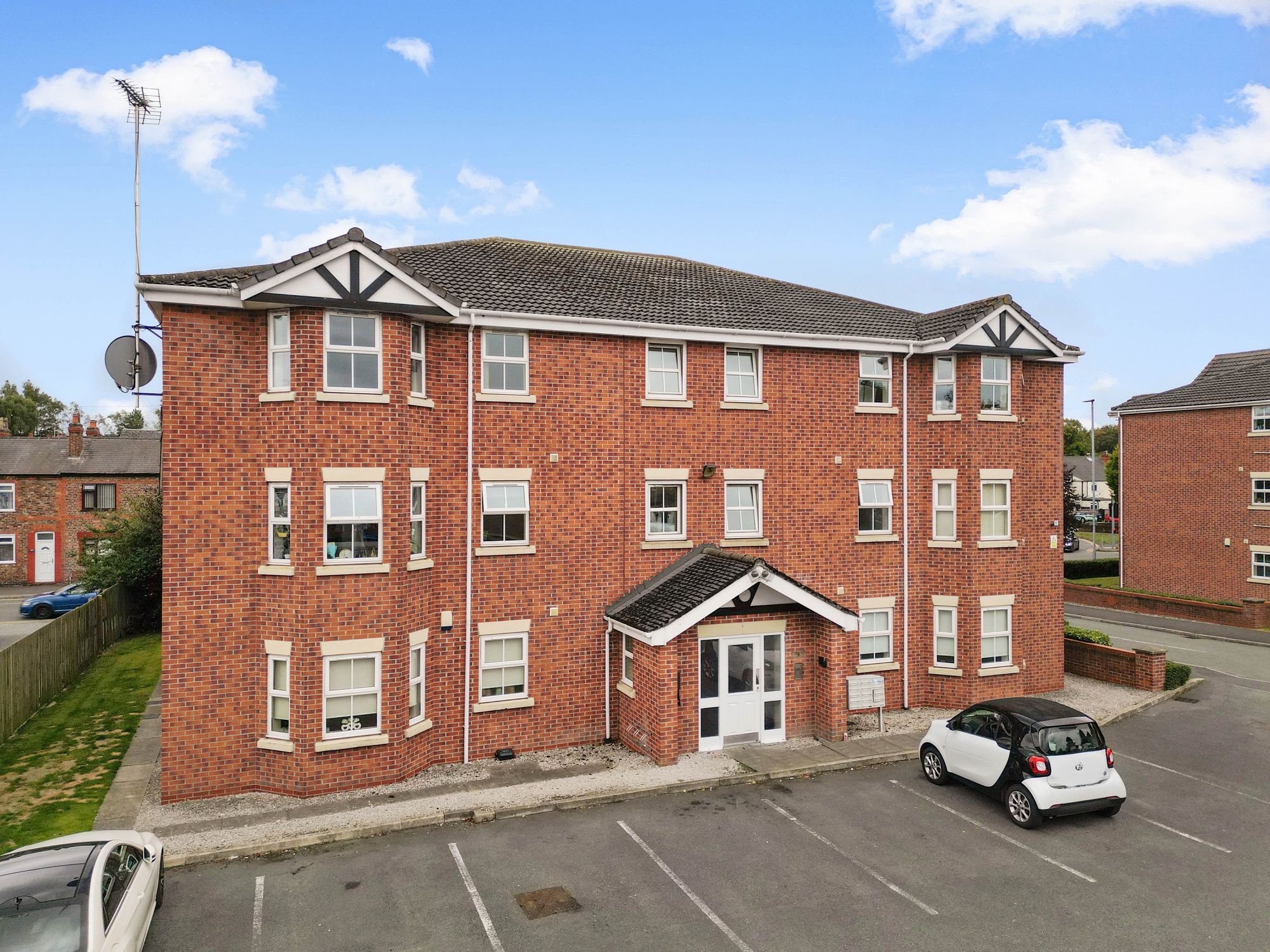 1-bed flat on 67 Ashfield Gardens, Warrington, £70,000