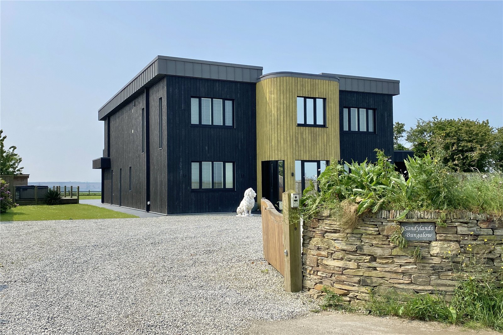 5 bedroom detached house for sale 0