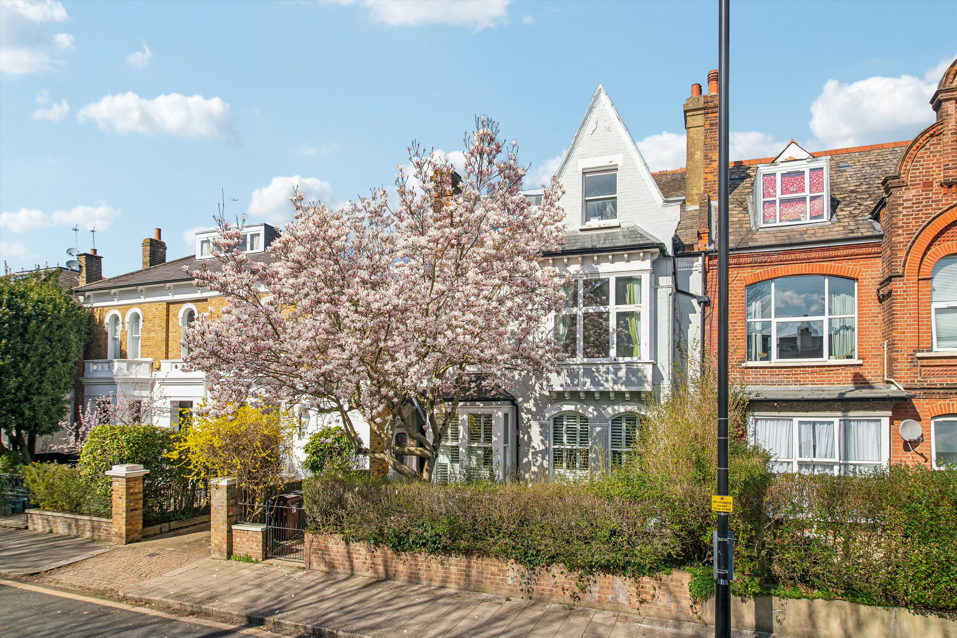 6 bedroom semi-detached house for sale 0