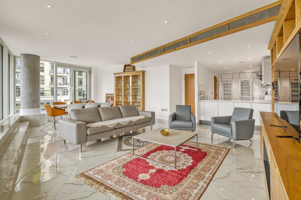 3 bedroom flat for sale 0