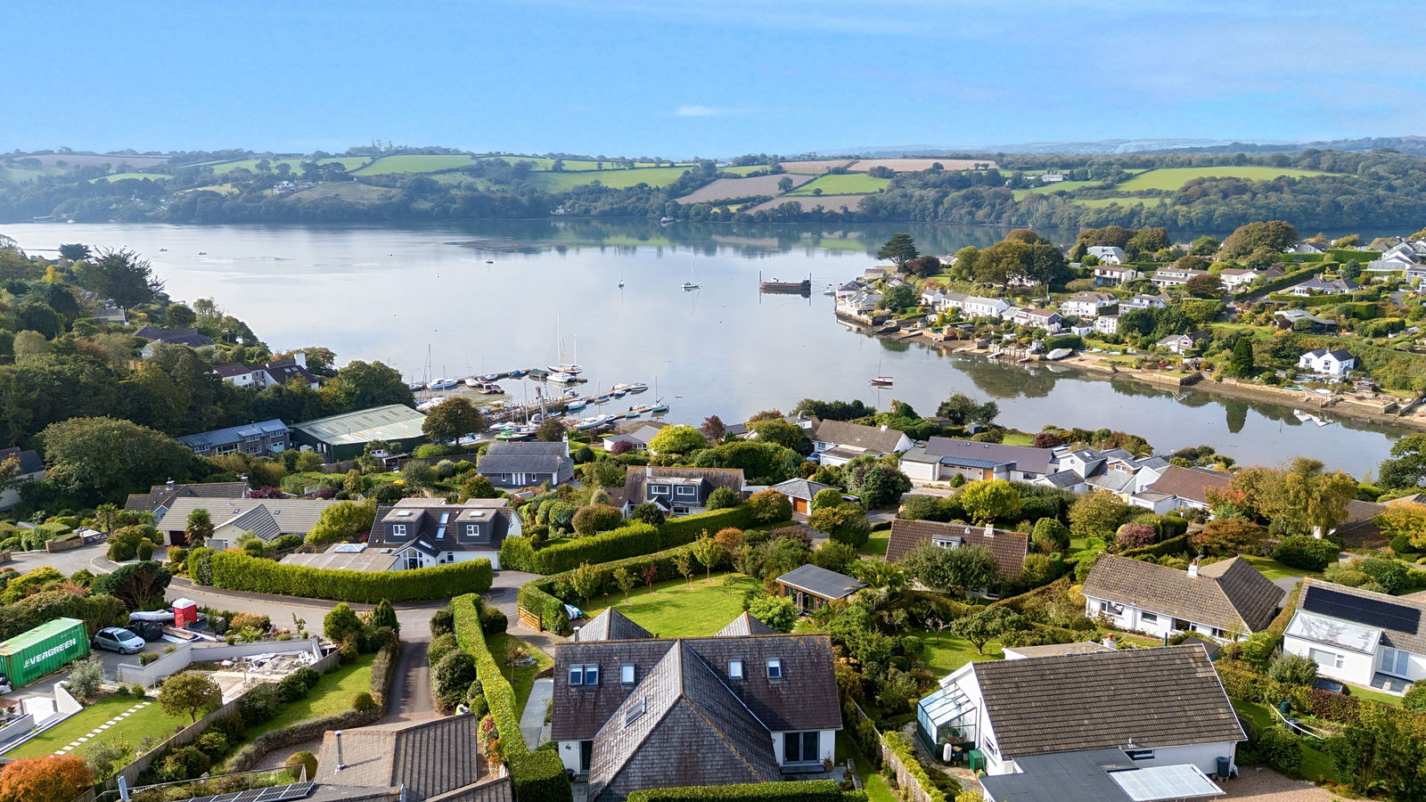 5 bedroom detached house for sale 0