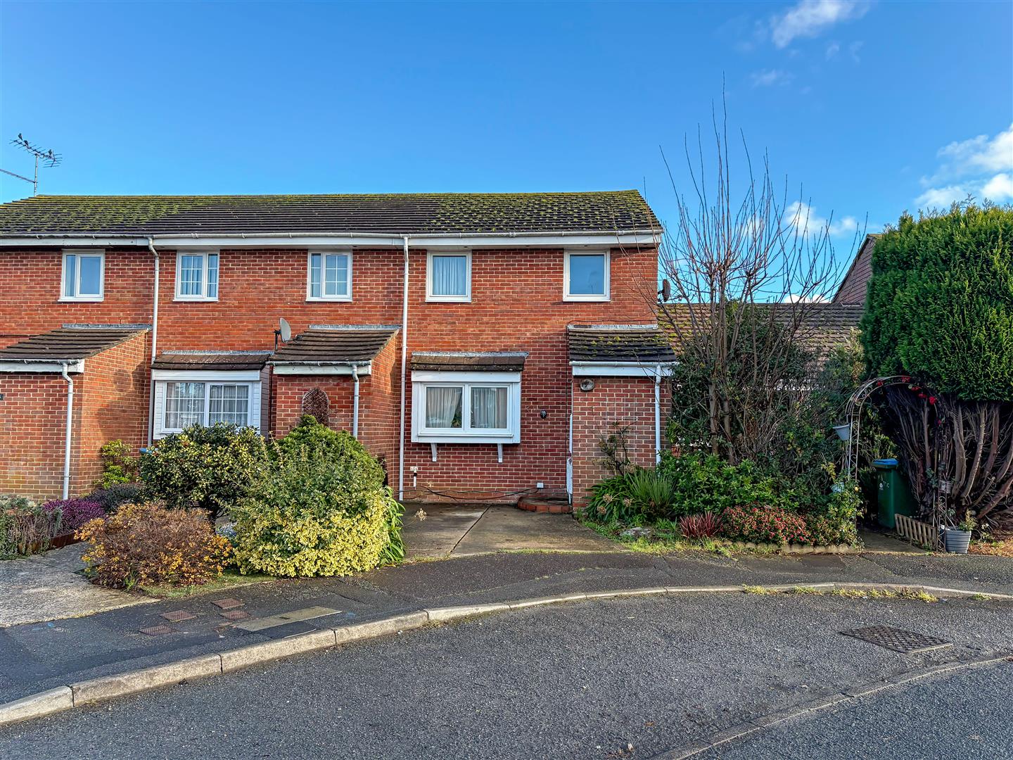 3-bed house on 7, Douglas Close, Arundel, £275,000