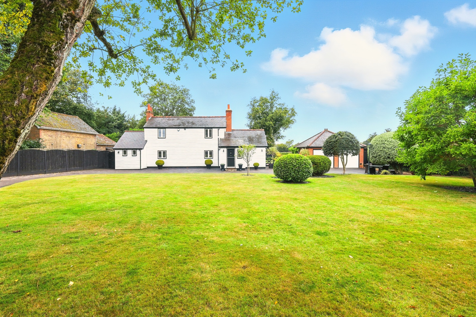 54, Tower Cottages, Pilgrims Hatch photo 4