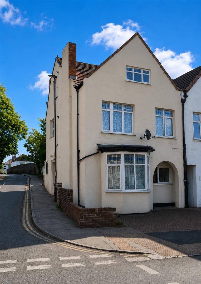 158 B, Melfort Road, Thornton Heath photo 2
