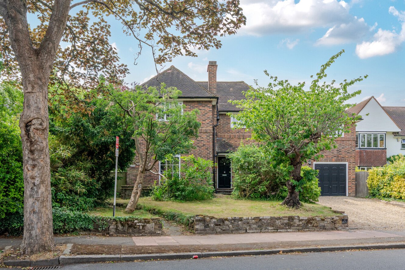 5 bedroom detached house for sale 0
