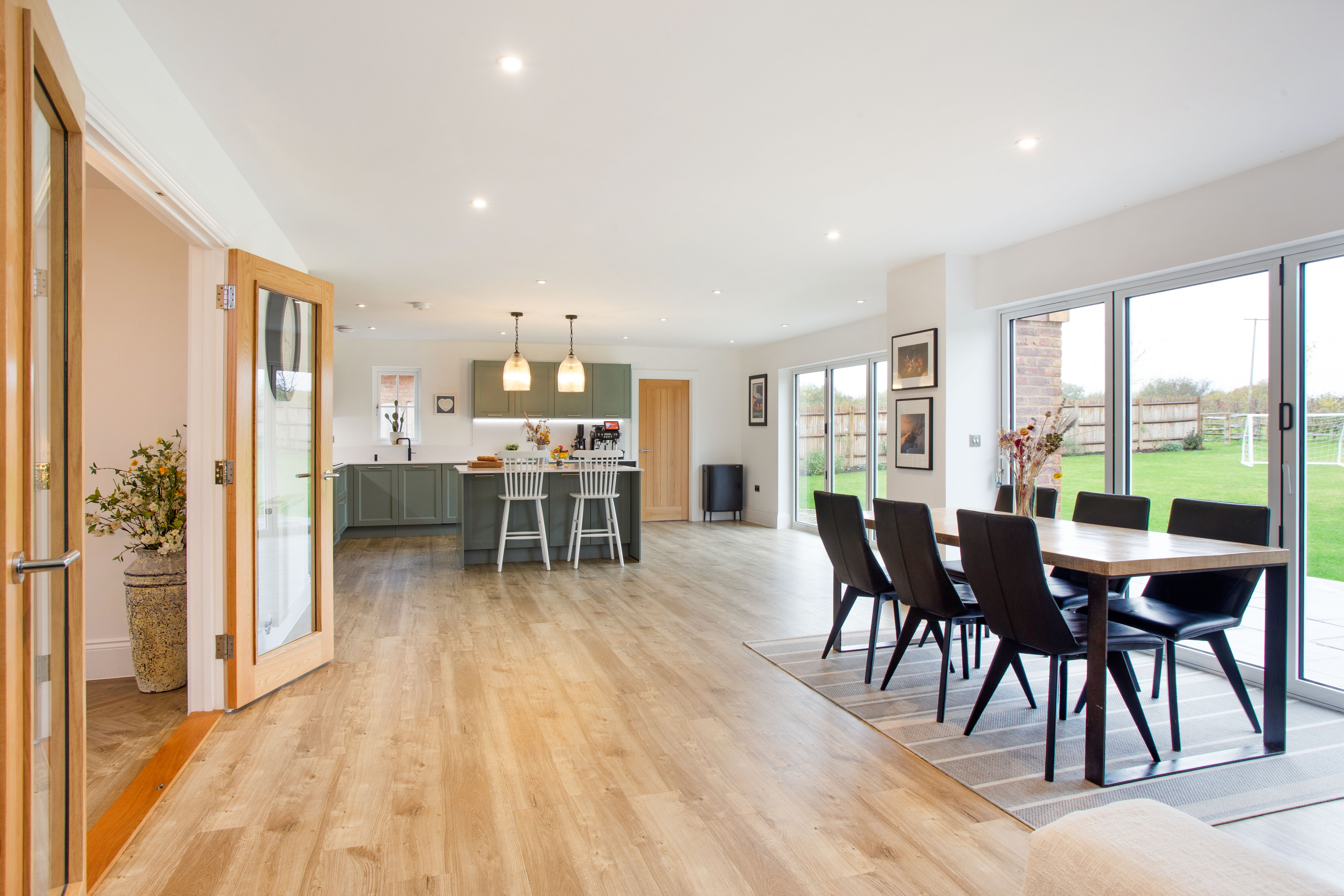 5 bedroom detached house for sale 0