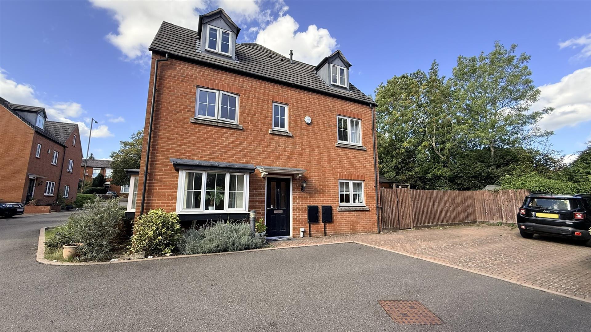 4 bed property for sale