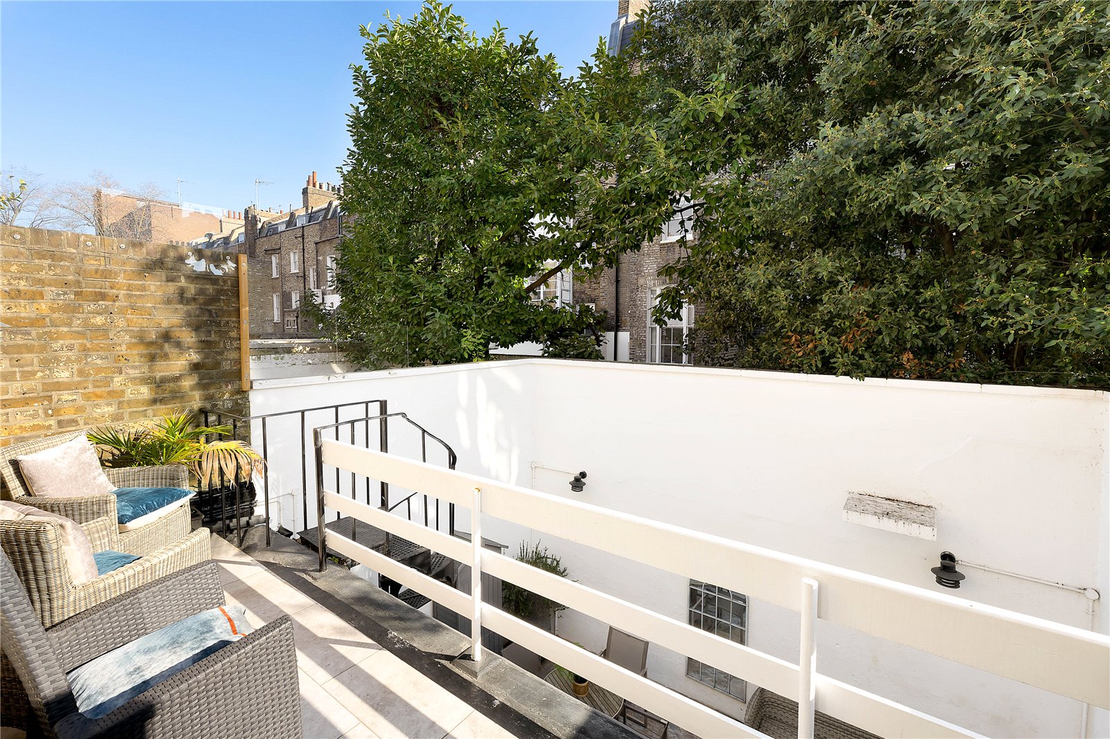 3 bedroom terraced house for sale 0