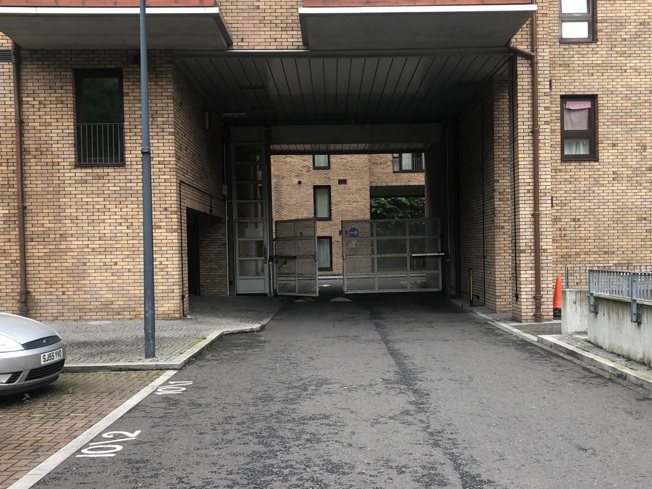 DUAL PARKING SPACE,, MCEWAN SQUARE, MCEWAN SQUARE photo 5