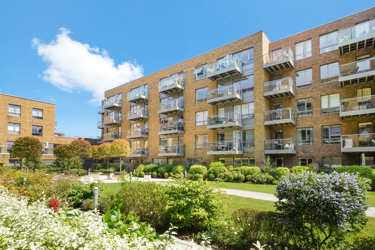 Flat Flat 6, Basset Court, High Street, London photo 4