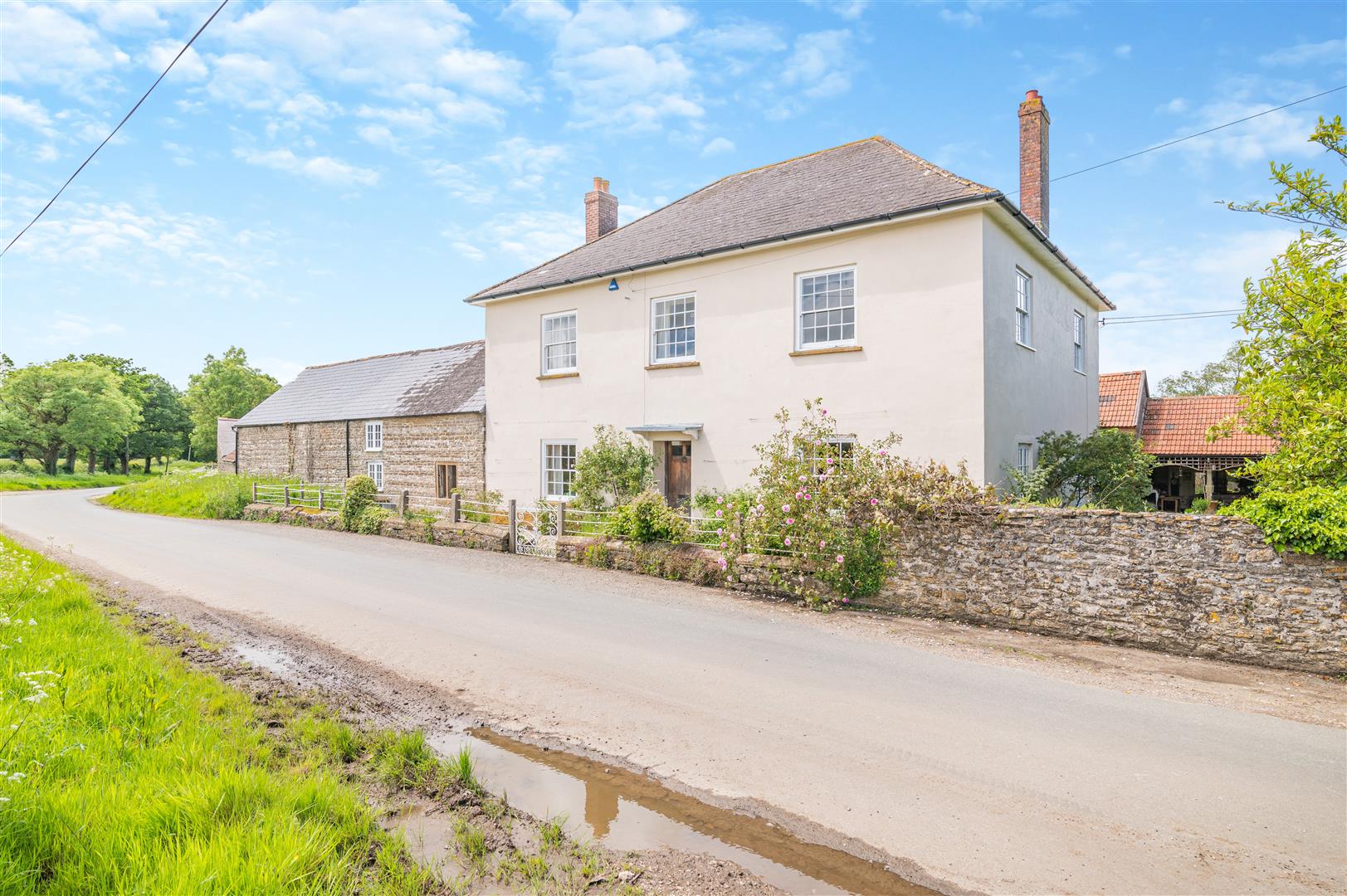 1 bedroom mews house for sale in London