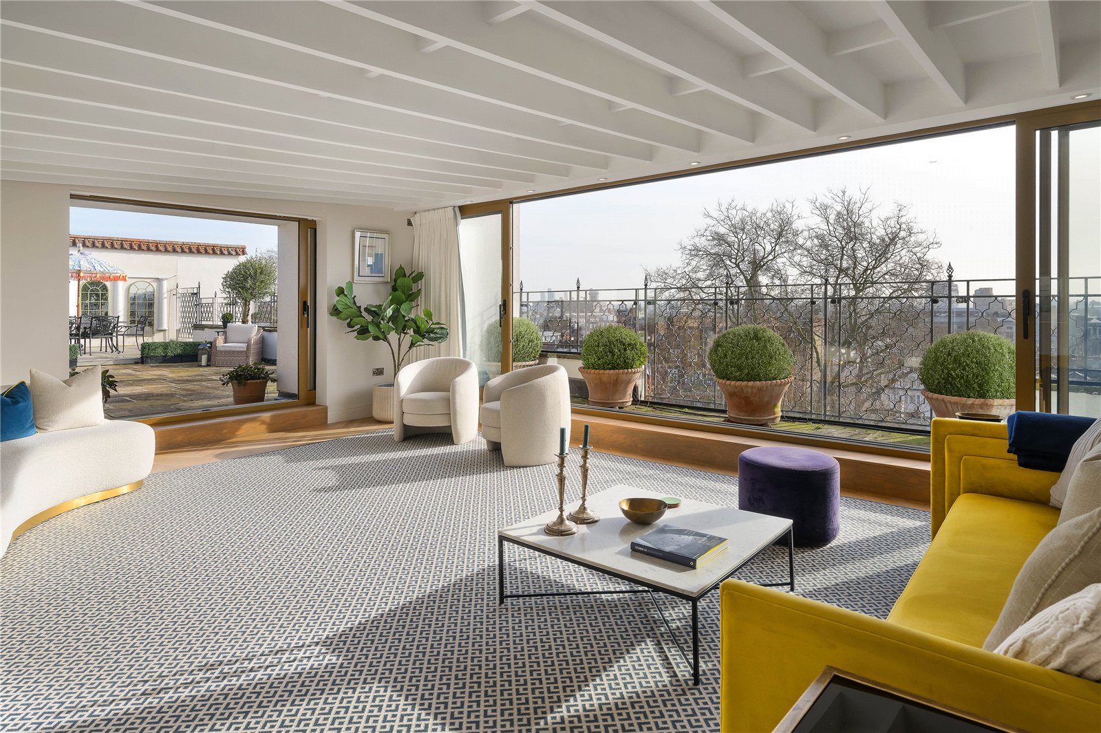 5 bedroom flat for sale 0