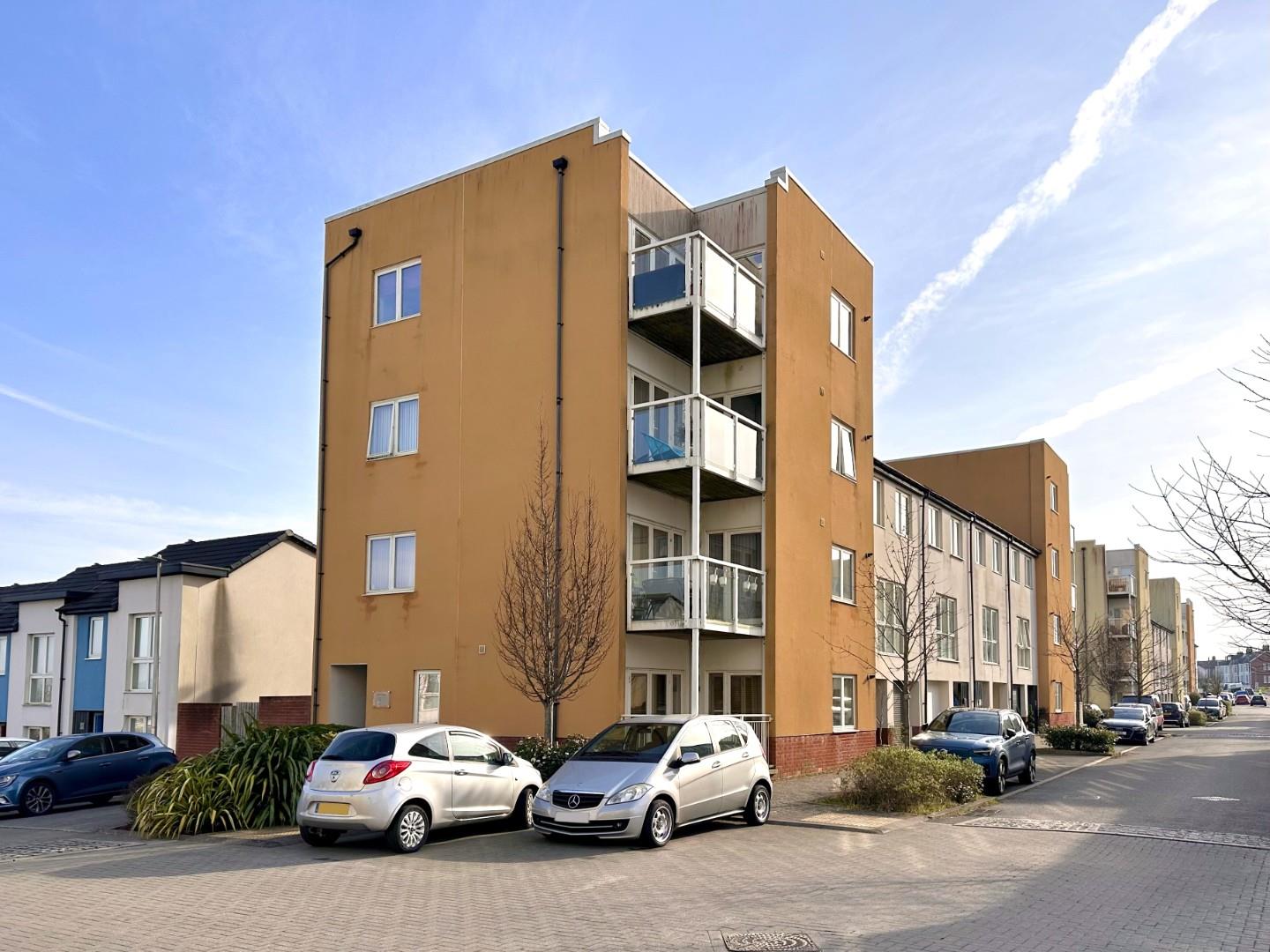 2-bed flat on 41, Wain Close, Penarth, £158,000