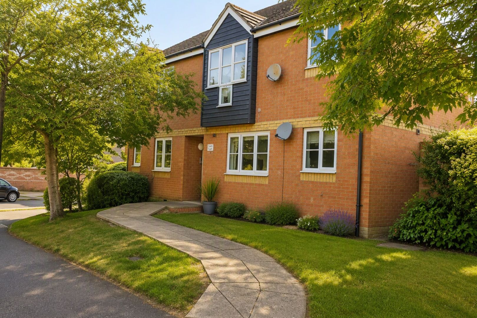 5, Surtees Close, Ashford photo 5