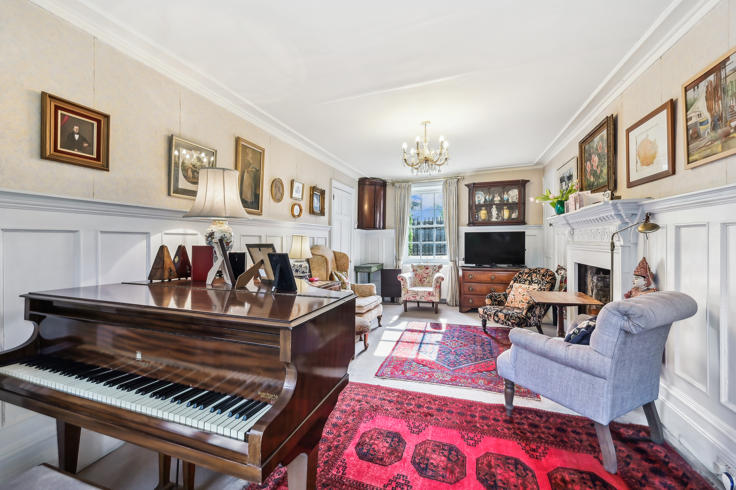 5 bedroom detached house for sale 0