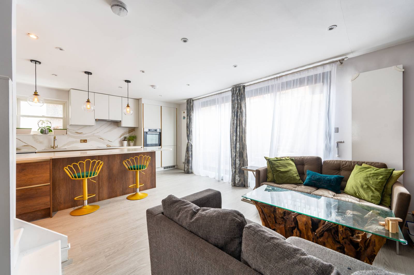 2 bedroom flat for sale 0