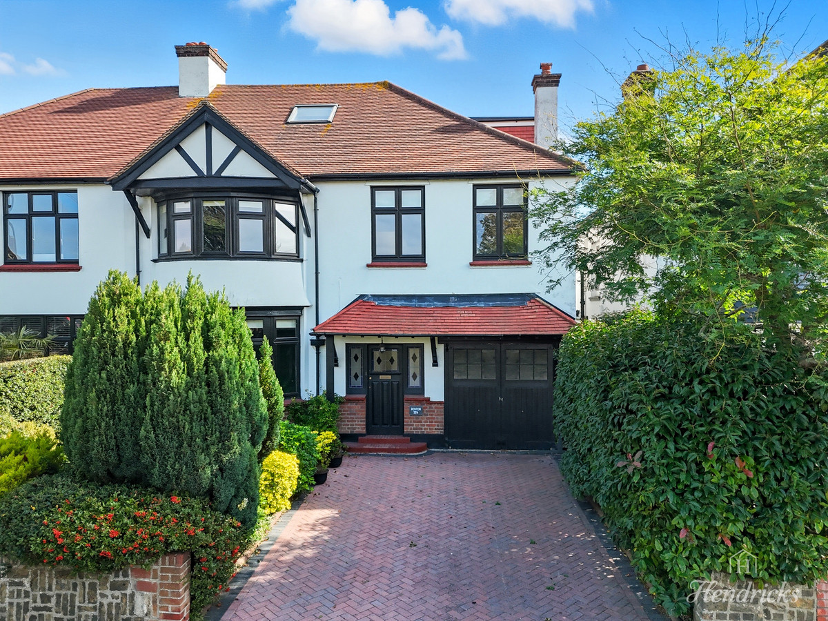 5-bed semi-detached on 224, Thorpe Hall Avenue, Southend-on-sea, £750,000